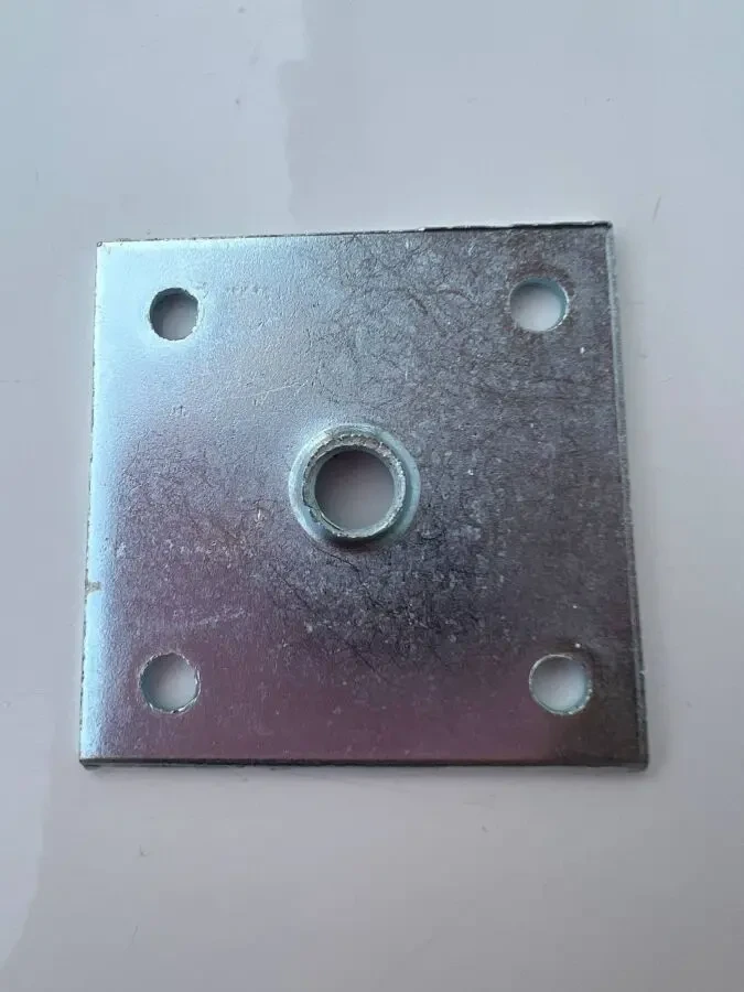 Пластина кріплення ніжки столу  металеве 46х46х2 хМ 8 пряме 2