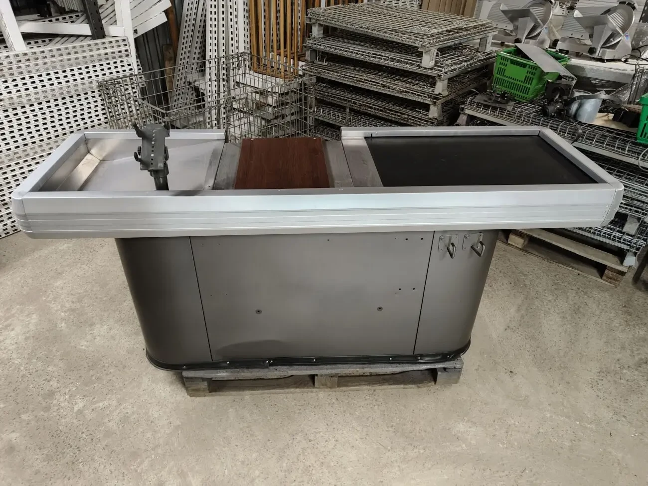 Касові боки, касове місце, місце касира, каса 3