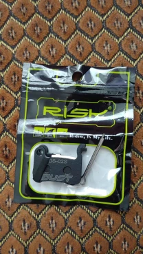 Тормозные Колодки RISK DUST DS-02S Дисковые Качество, 4000км Новые