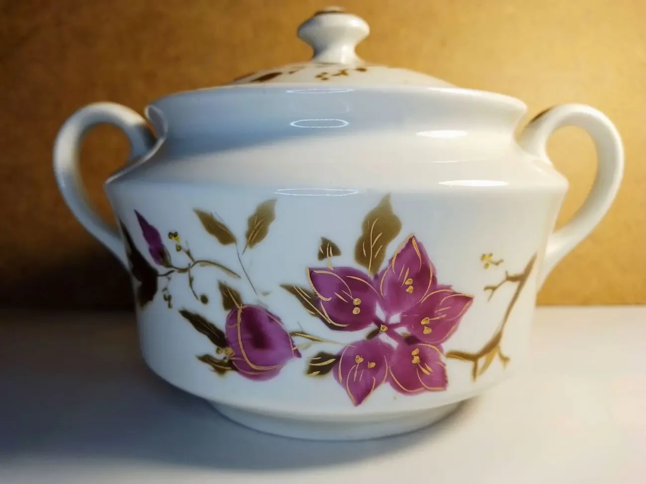 Барановка фарфоровая белая сахарница цветок розовый золотистая роспись 2