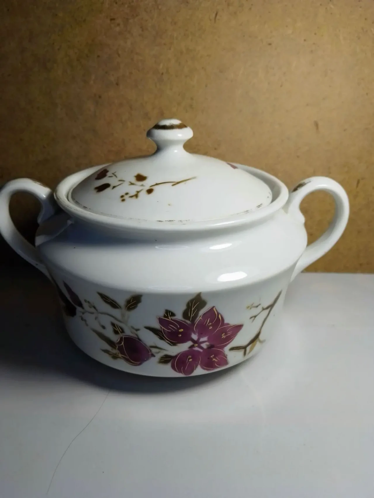 Барановка фарфоровая белая сахарница цветок розовый золотистая роспись