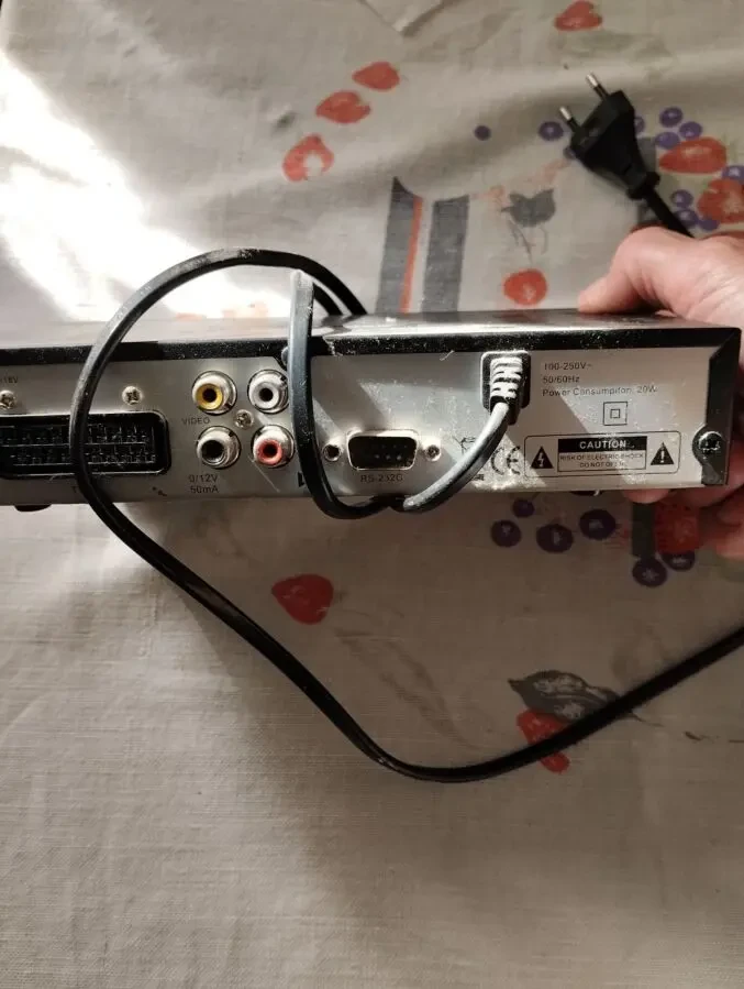 Продам спутниковый тюнер. 3