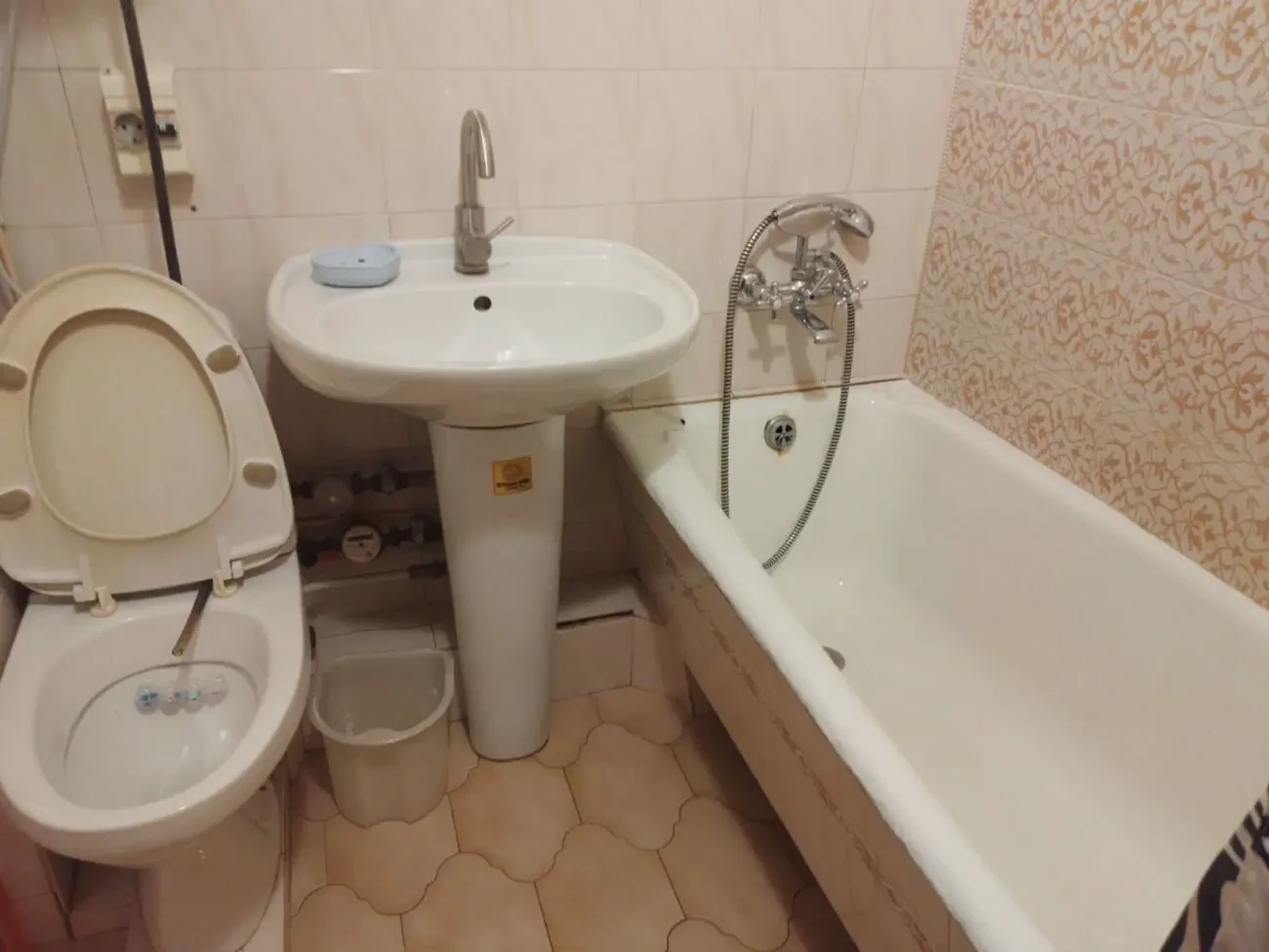 Сдам приличную 1 комнатную квартиру улица Щорса (Святослава Рихтера) 10