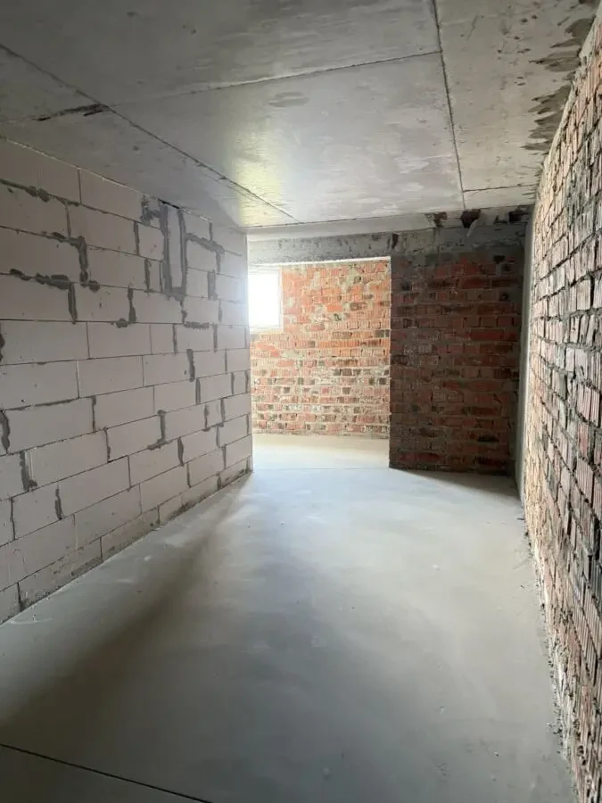 Продається квартира в новобудові по вул. Тракт Глинянський 8