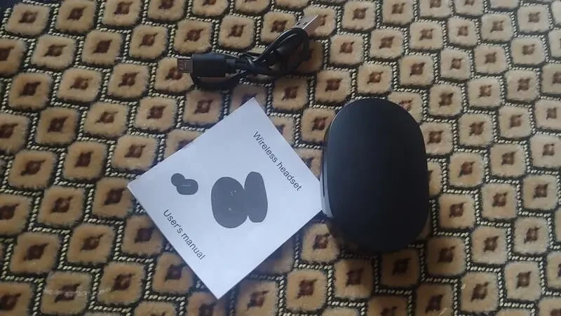 Наушники Bluetooth 5.3 Очень хороший звук и микрофон Новые 5