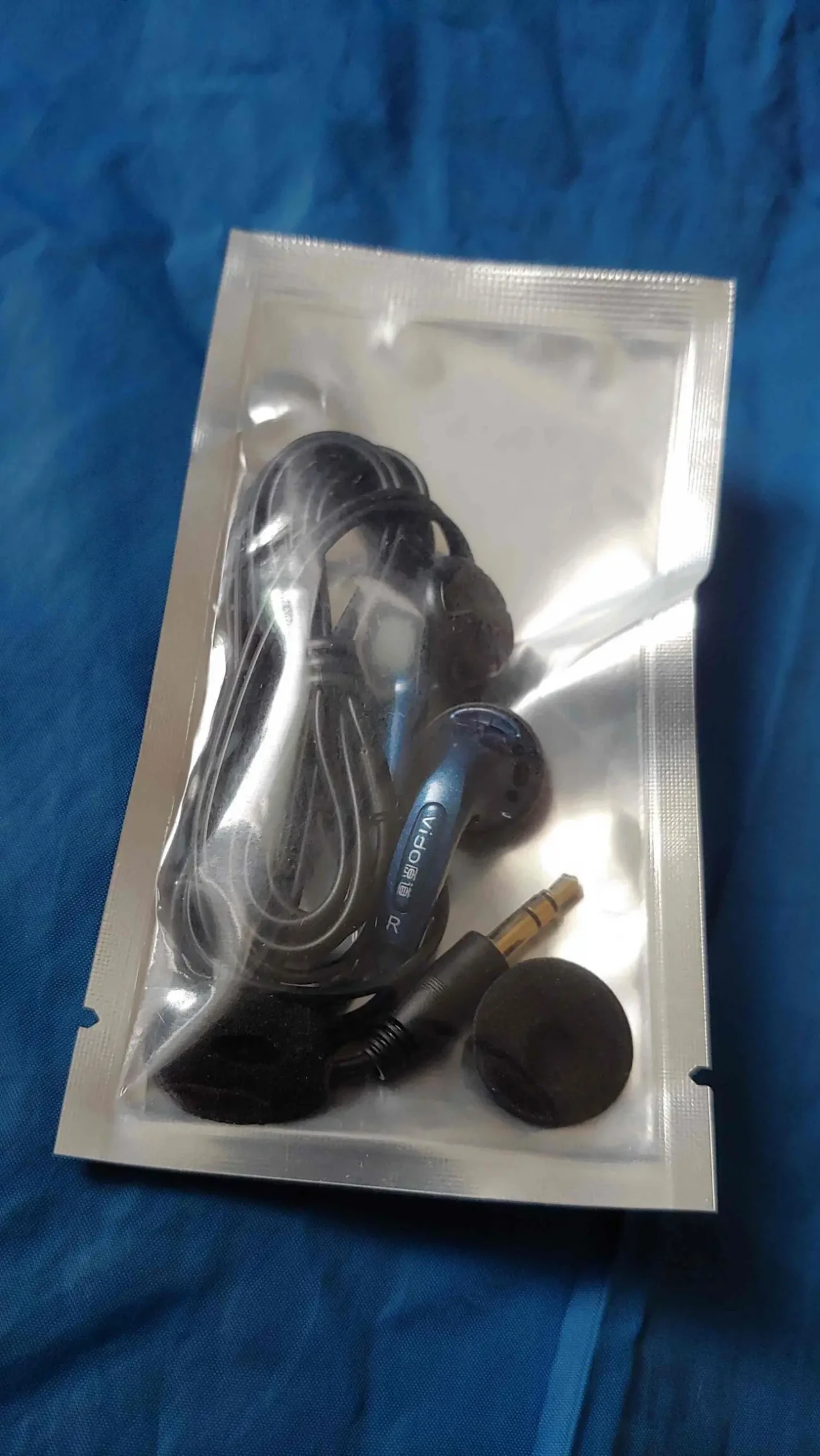 Наушники VIDO Очень Детальный Сочный Звук вкладыши Новые 3