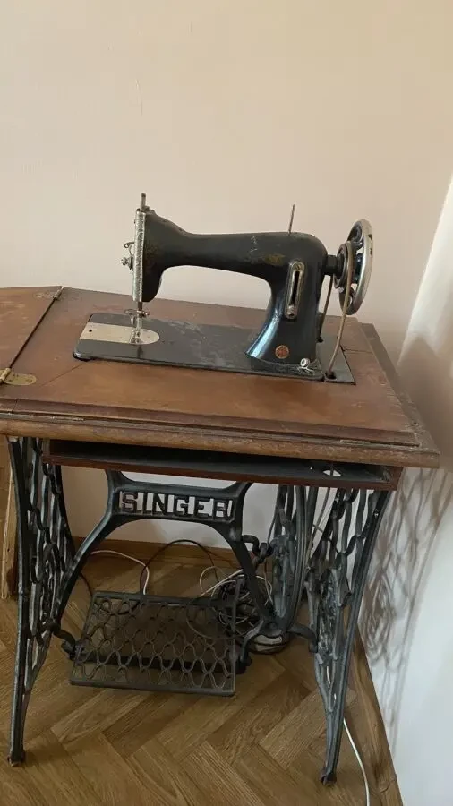 Продам швейную машинку