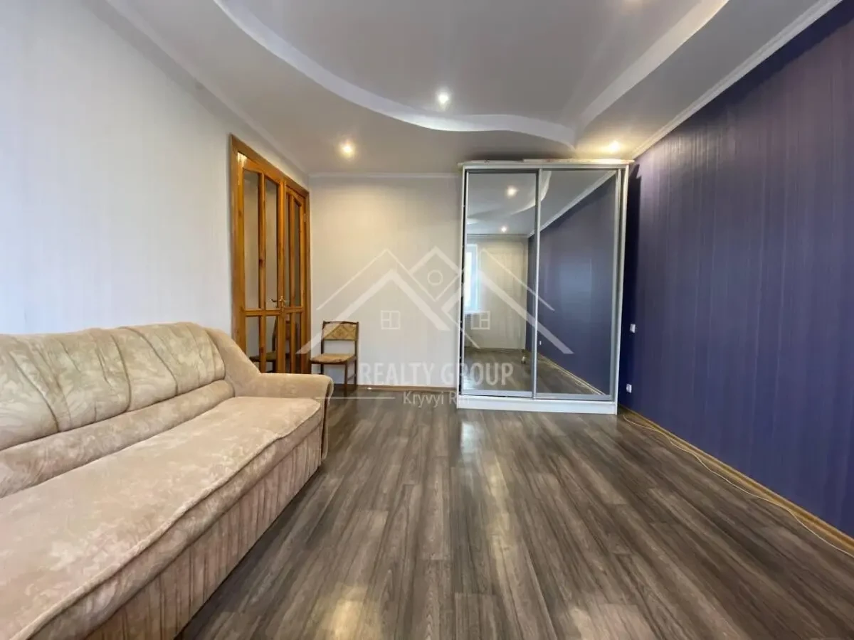 Продаж 2-к.кв по вул. Святогеоргіївська 4 9