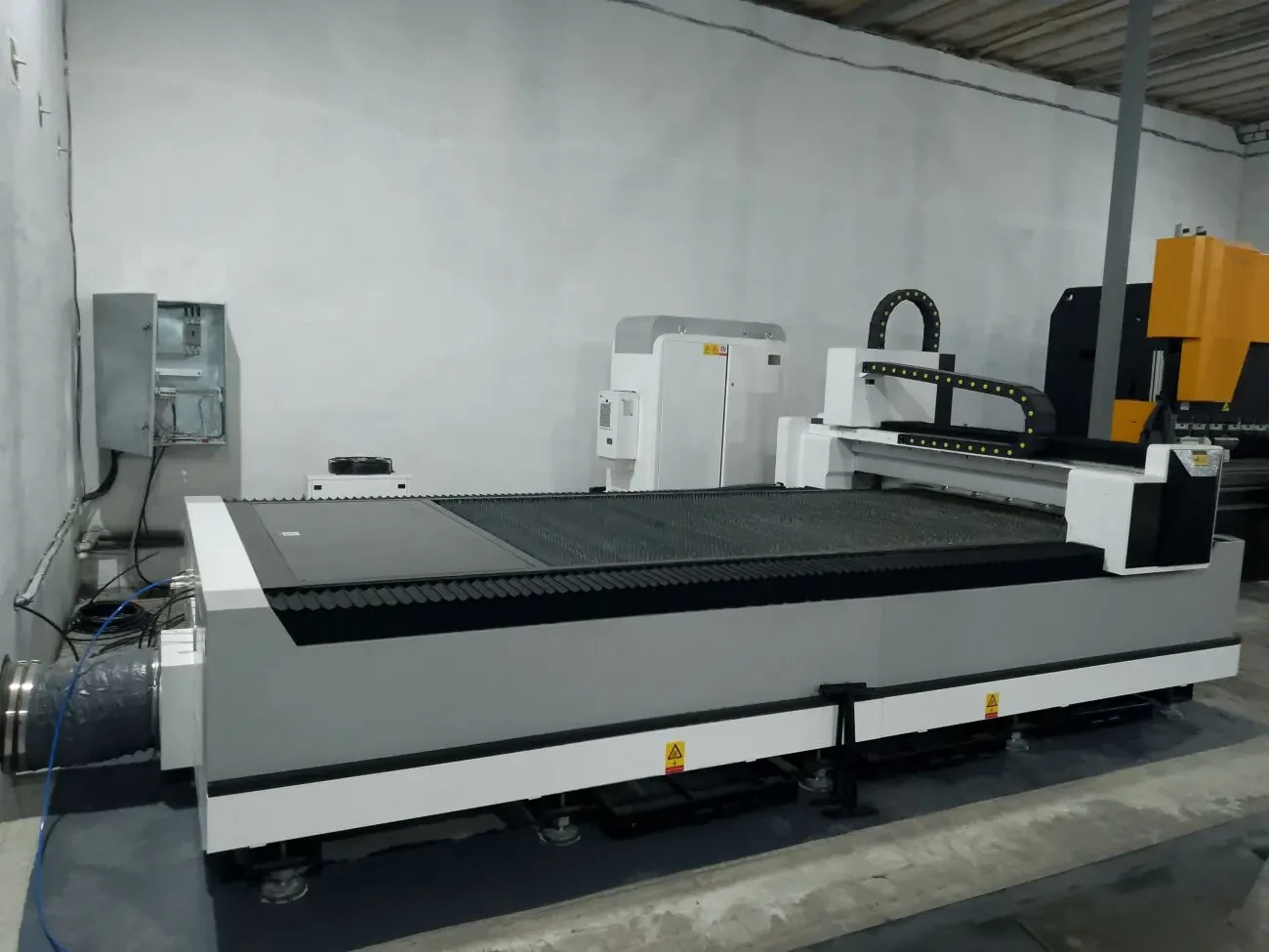 Лазерне різання та гнуття металу 3