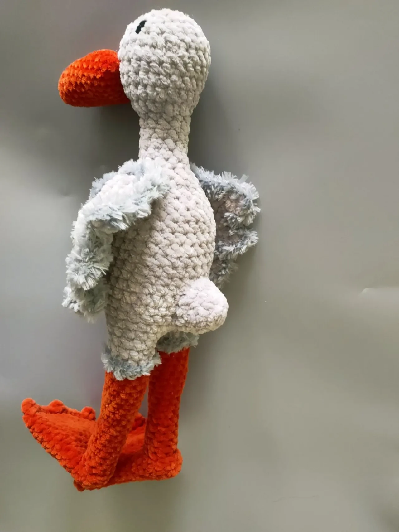 Гусочка сіренька  іграшка м'яка в'язана ручна робота подарунок сувенір 3