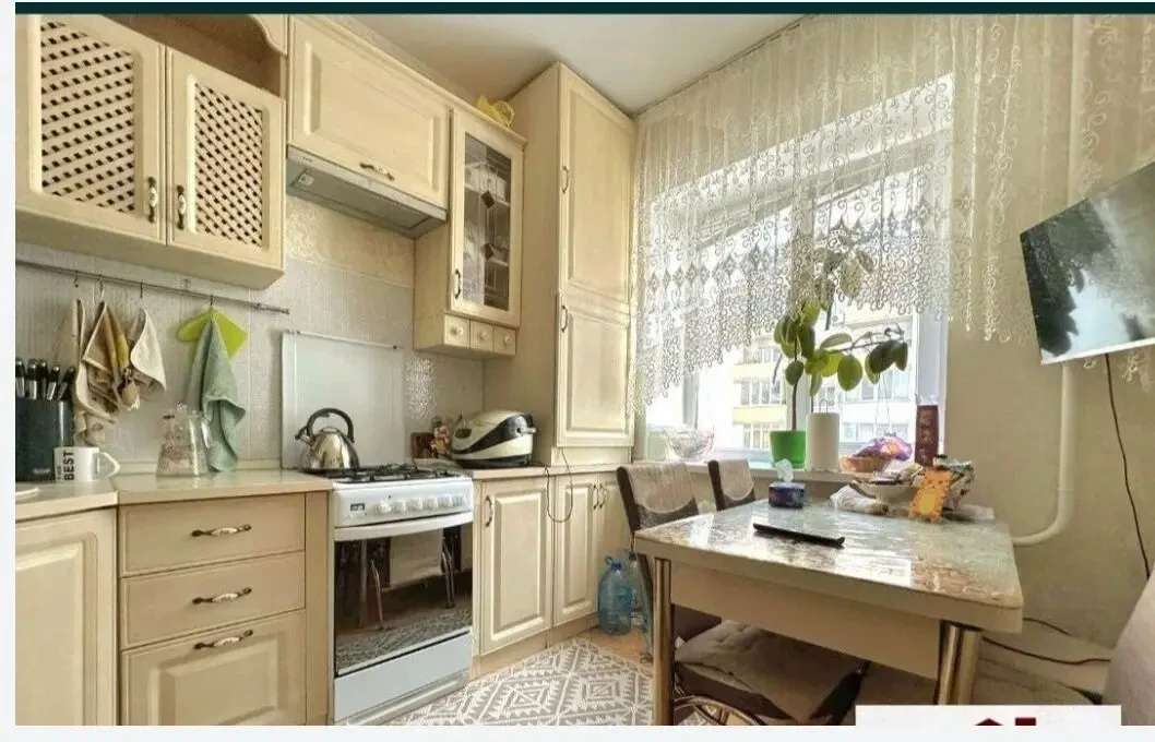 Продаж 2 к.квартири терміново 4