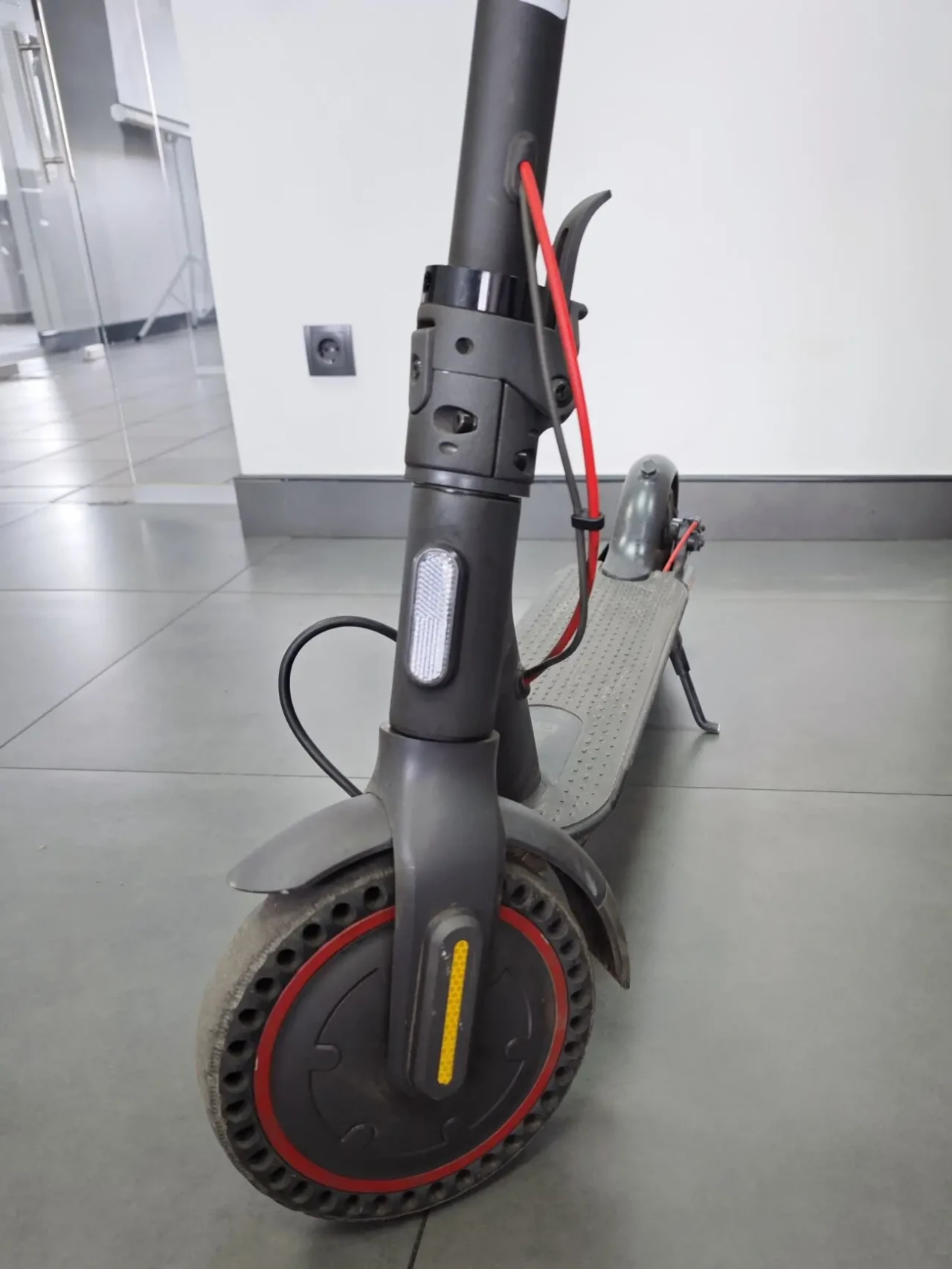 Продам електросамокат Mi Pro 2 Black з купою ніштяків у подарунок 2