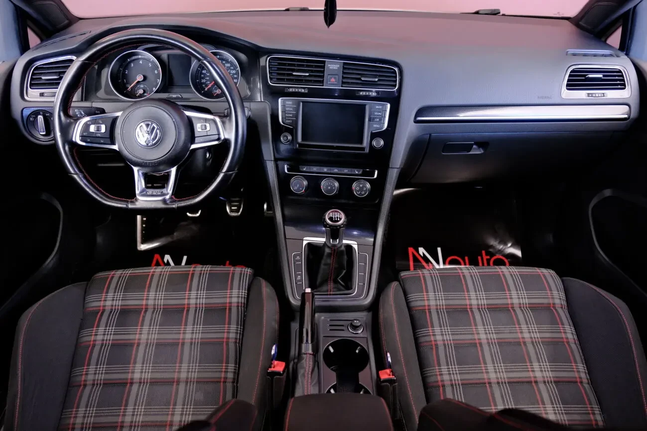 Volkswagen Golf GTI 7