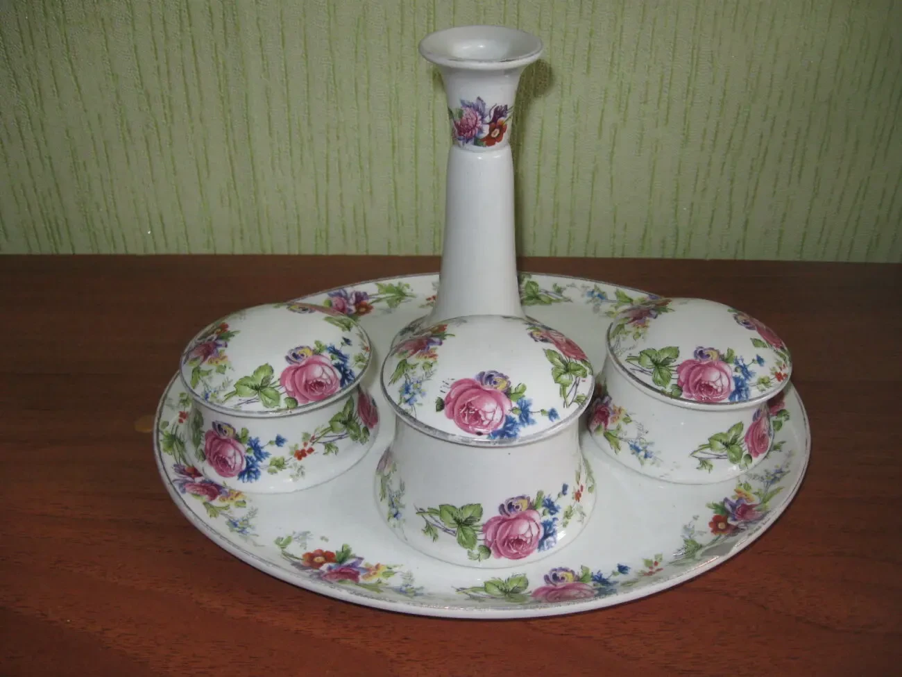 Старовинний порцеляновий набір для туалетного столика