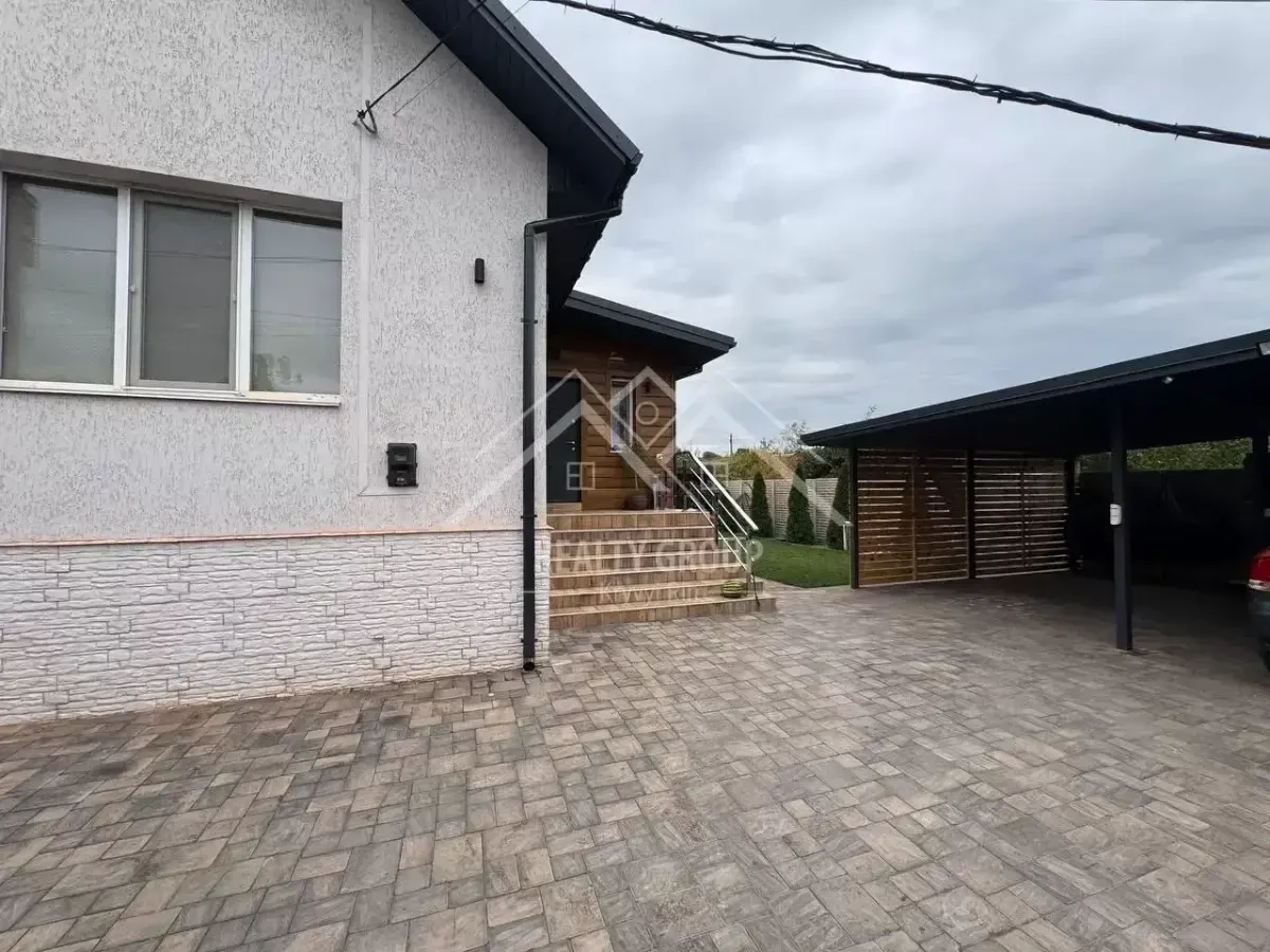 Продаж будинку з сучасним ремонтом та меблями у ЦМ р-ні 2