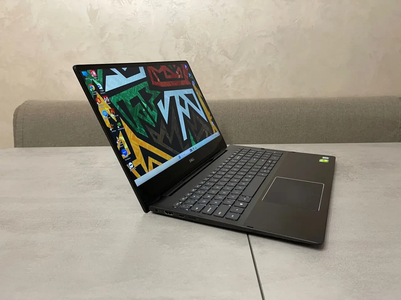Ноутбук-трансформер Dell Inspiron 7590/15,6/i7/16GB/512GB/Nvidia 2GB 3