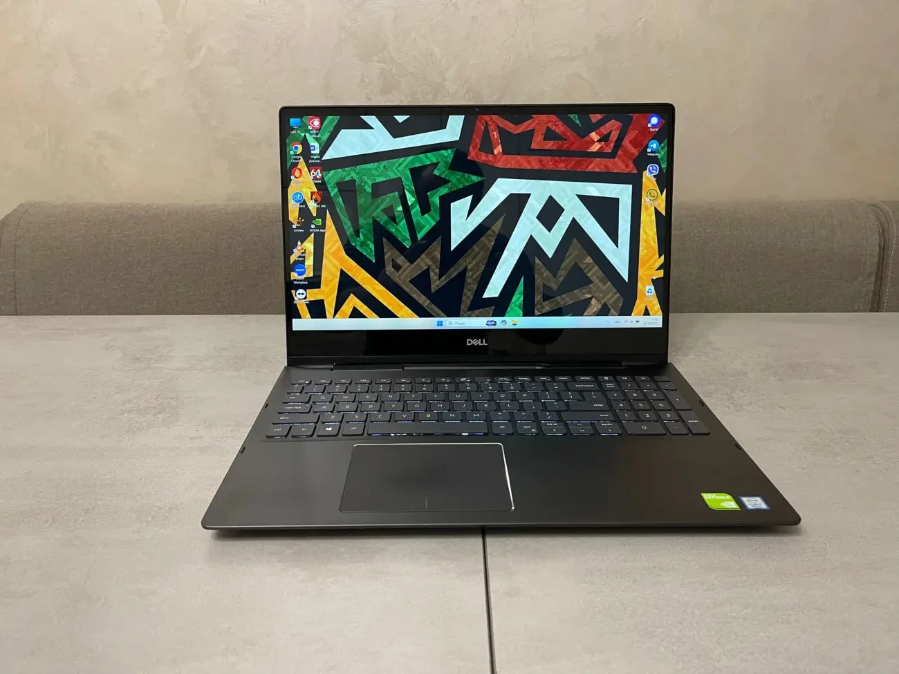 Ноутбук-трансформер Dell Inspiron 7590/15,6/i7/16GB/512GB/Nvidia 2GB
