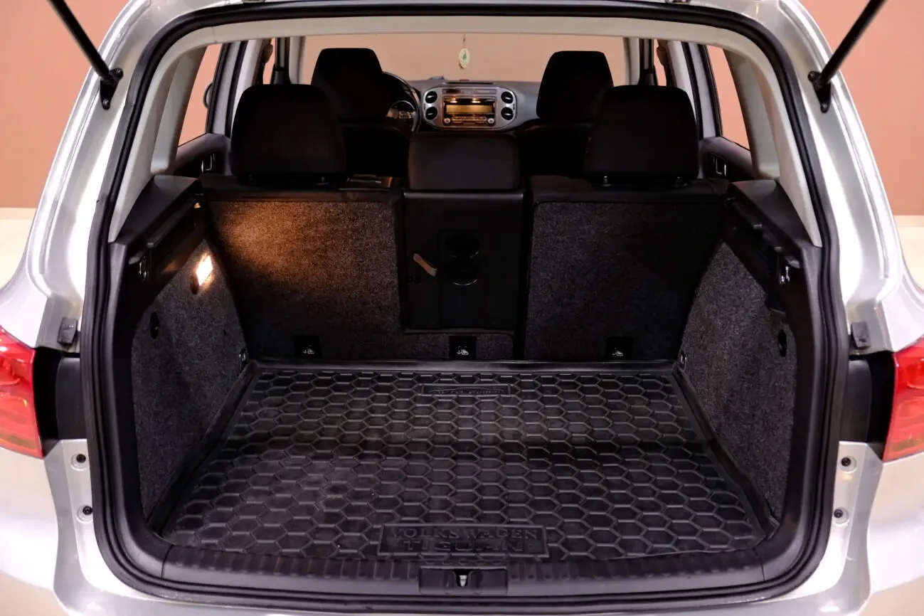Volkswagen Tiguan 9