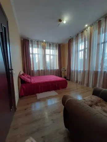 Площа, 2х кім квартира 3