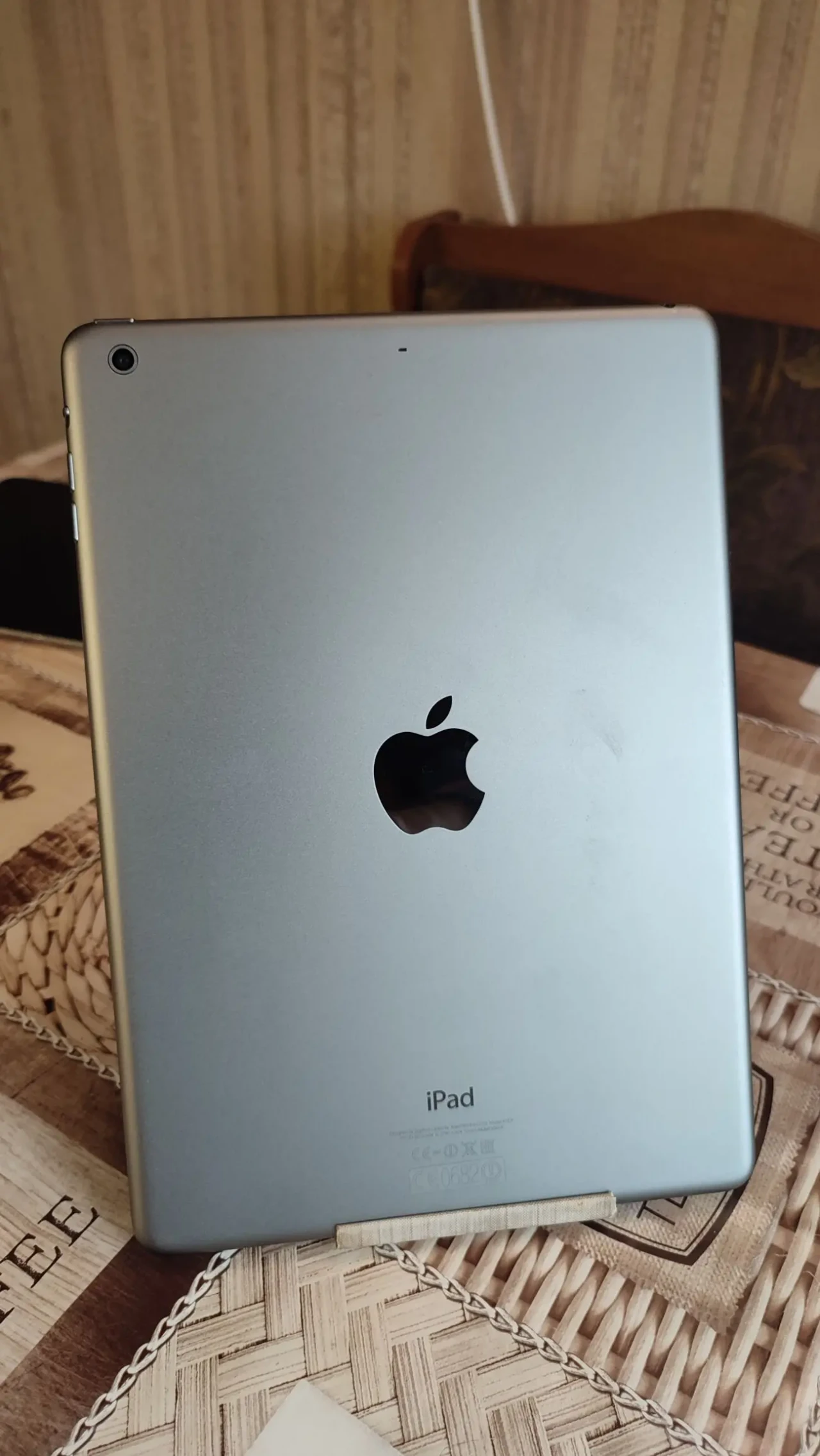 Продам планшет Apple iPad Air Wi-Fi 1/16GB,чудовий стан. 5