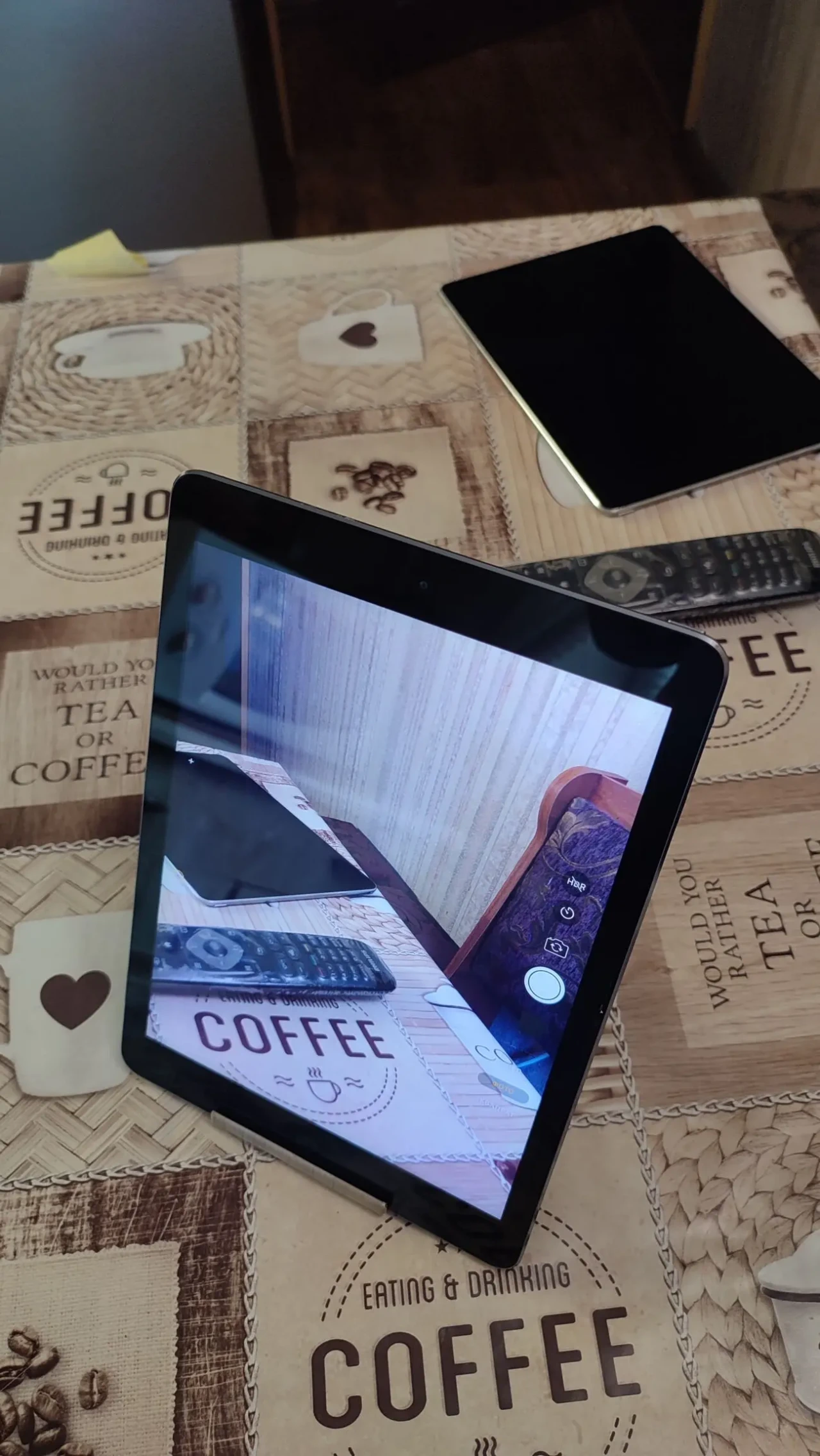 Продам планшет Apple iPad Air Wi-Fi 1/16GB,чудовий стан. 2