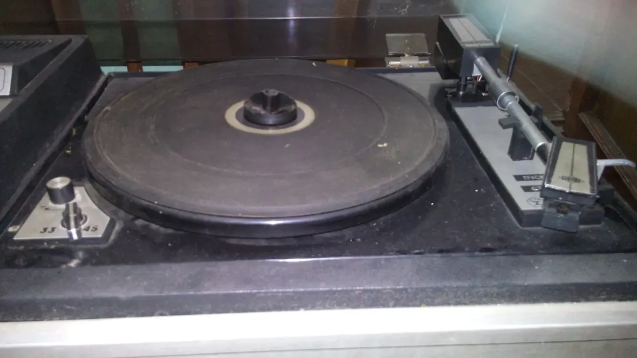 програвач Мелодія 103М 4