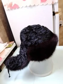 Продам недорого мужскую меховую шапку норка с каракулем