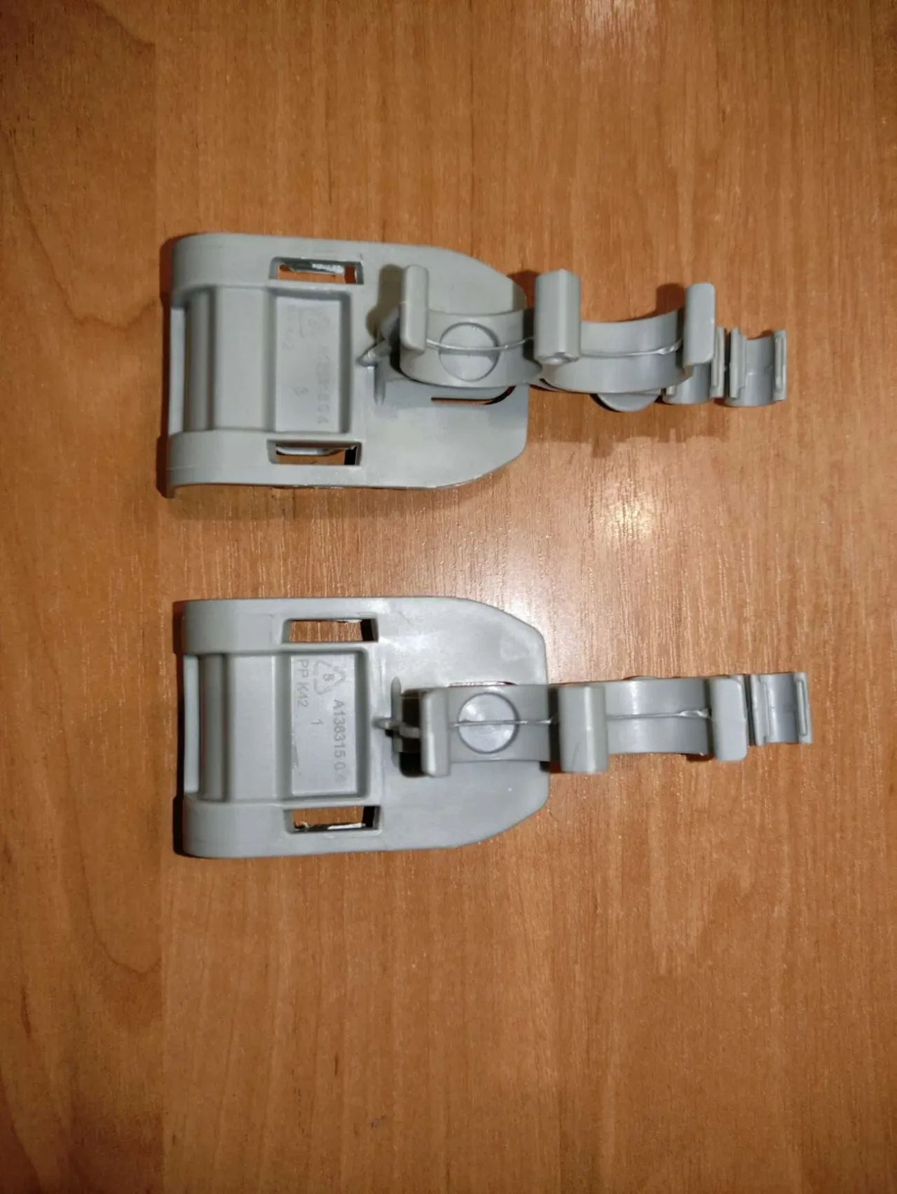 Тримач пружини бака для вертикальної пральної