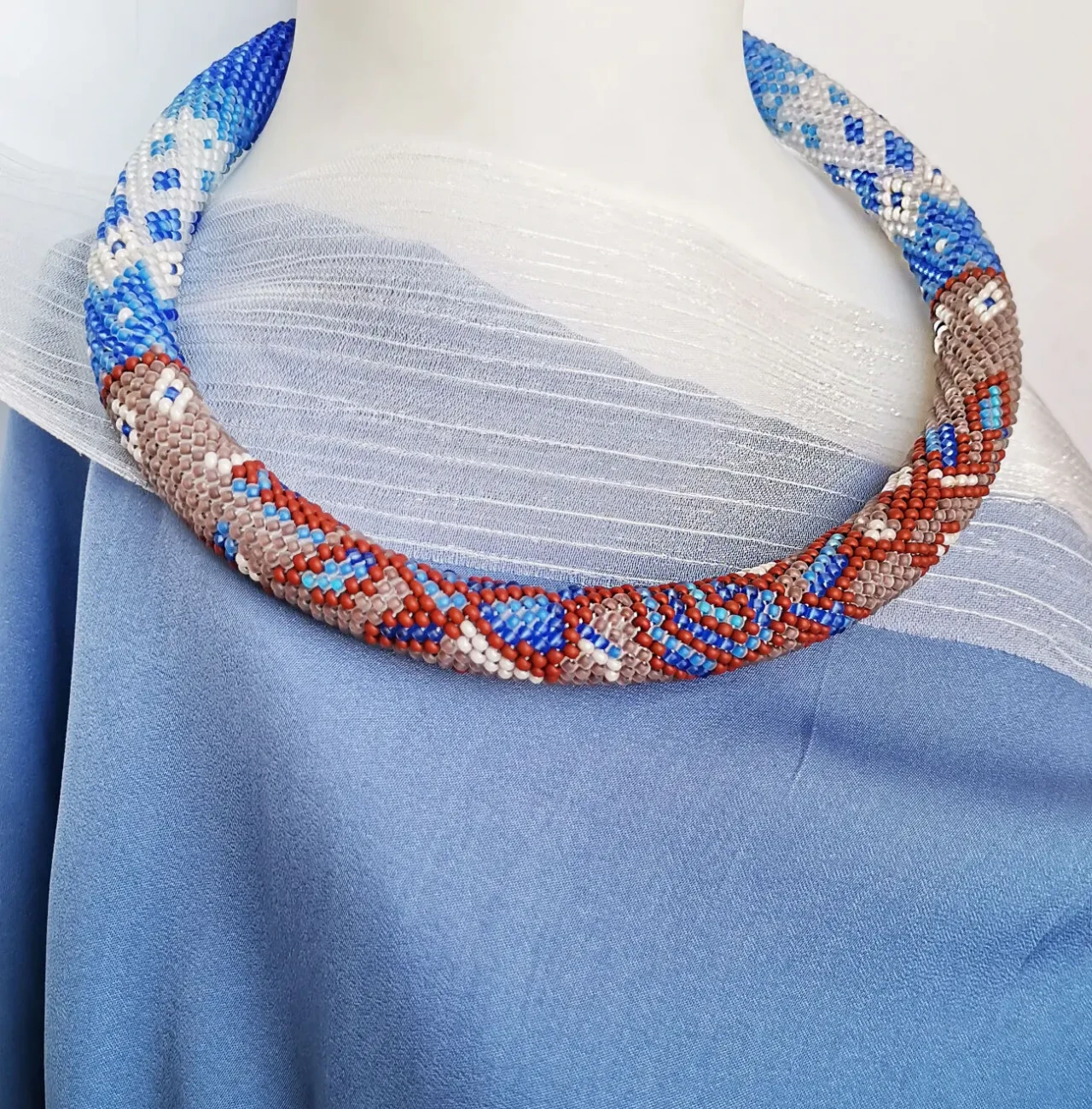 Прикраса із бісеру кольє-джгут Очарування 10