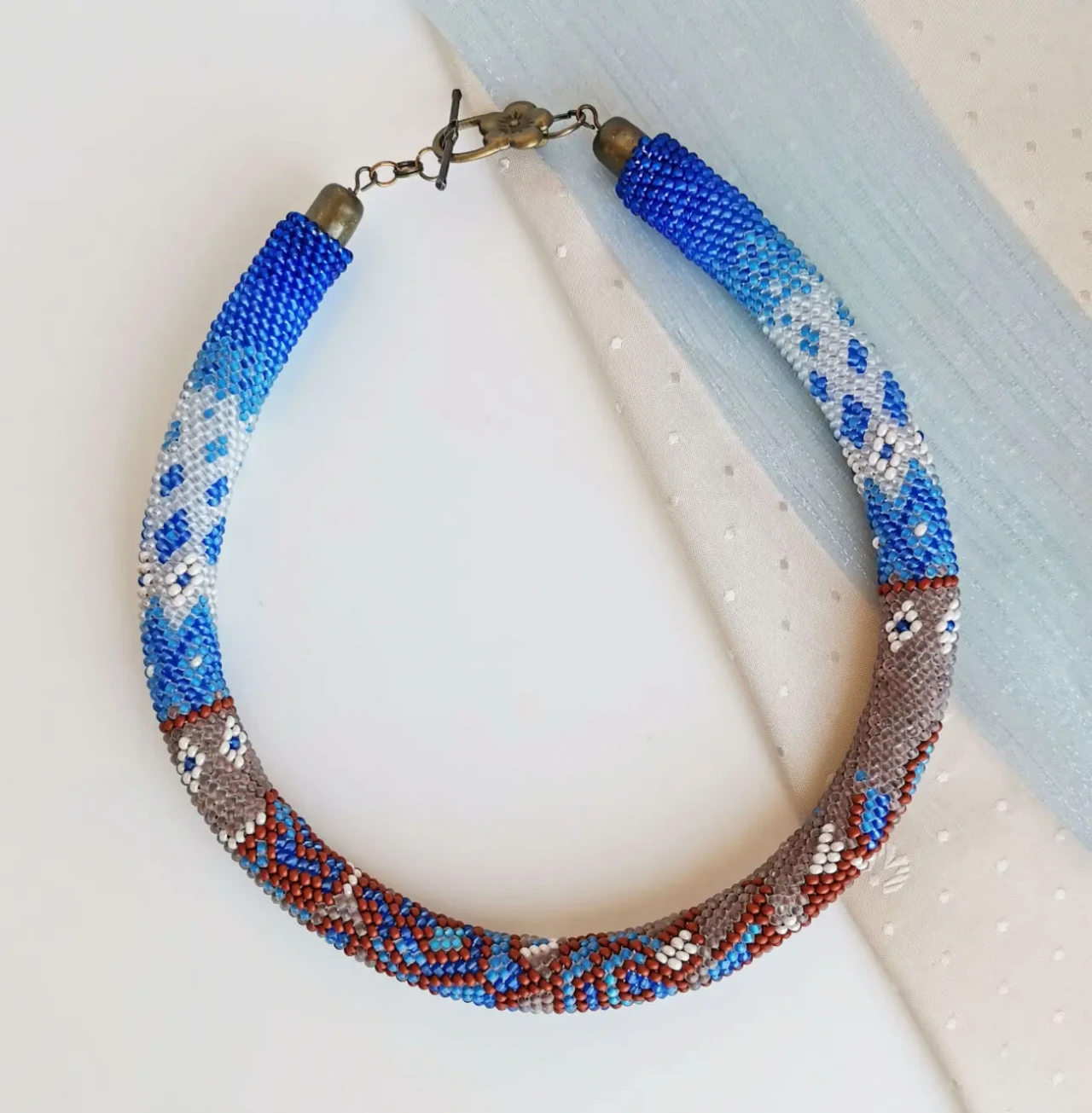 Прикраса із бісеру кольє-джгут Очарування