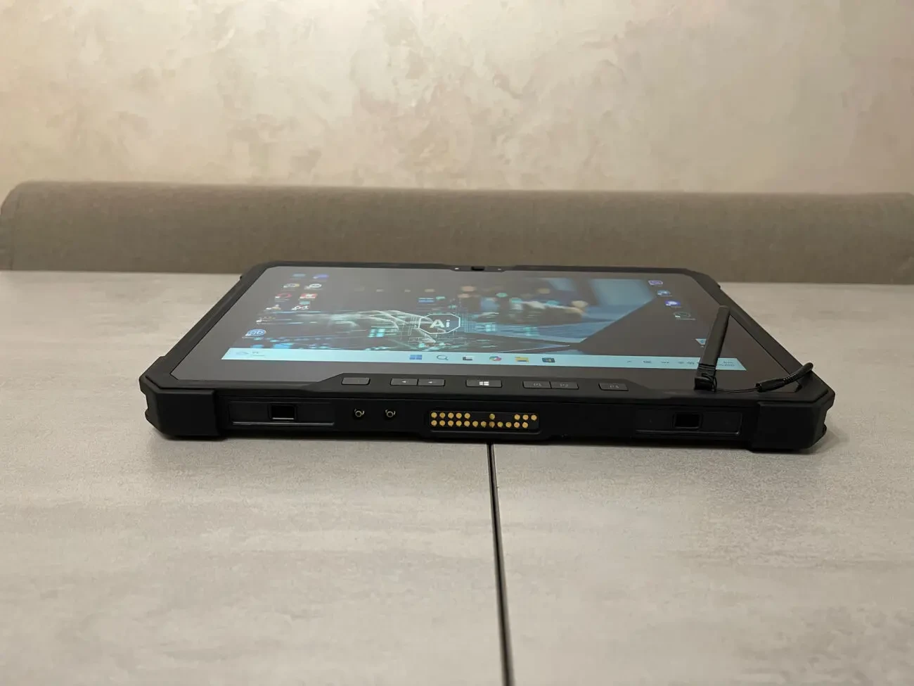 Захищений планшет Dell 7212 Rugged, 11.6 FHD, i5-7300U, 8GB, 256GB 2