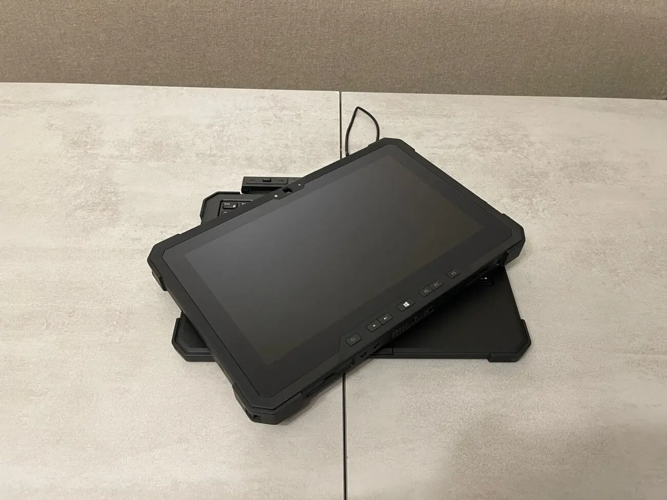 Захищений планшет Dell 7212 Rugged, 11.6 FHD, i5-7300U, 8GB, 256GB 7