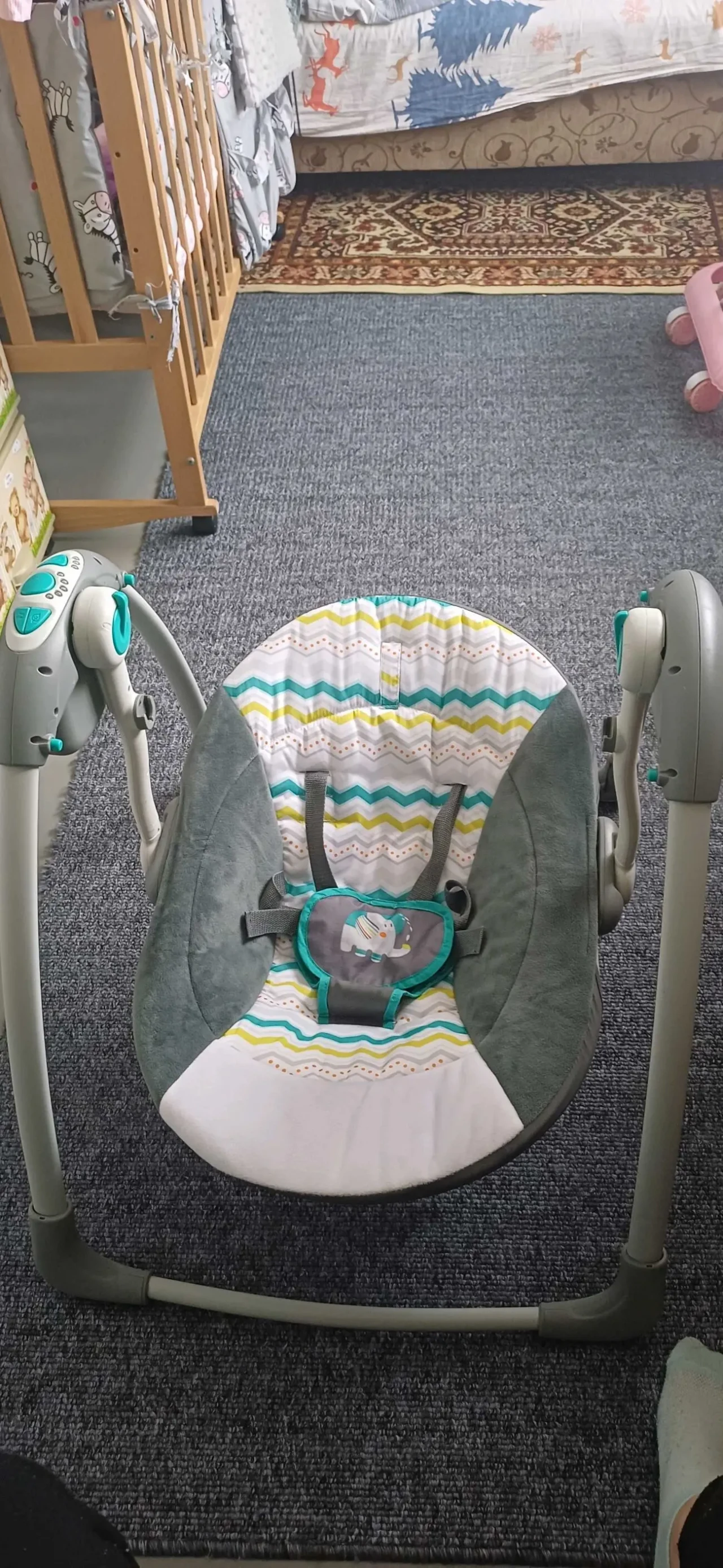 Дитячий шезлонг гойдалка 2