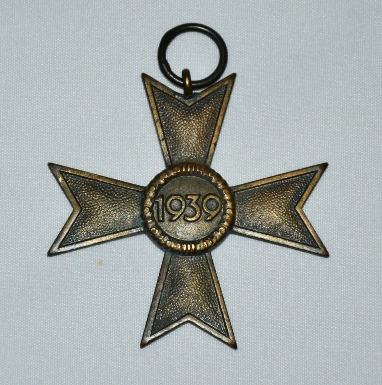 Крест военных заслуг без мечей 2-й степени 1939. 2