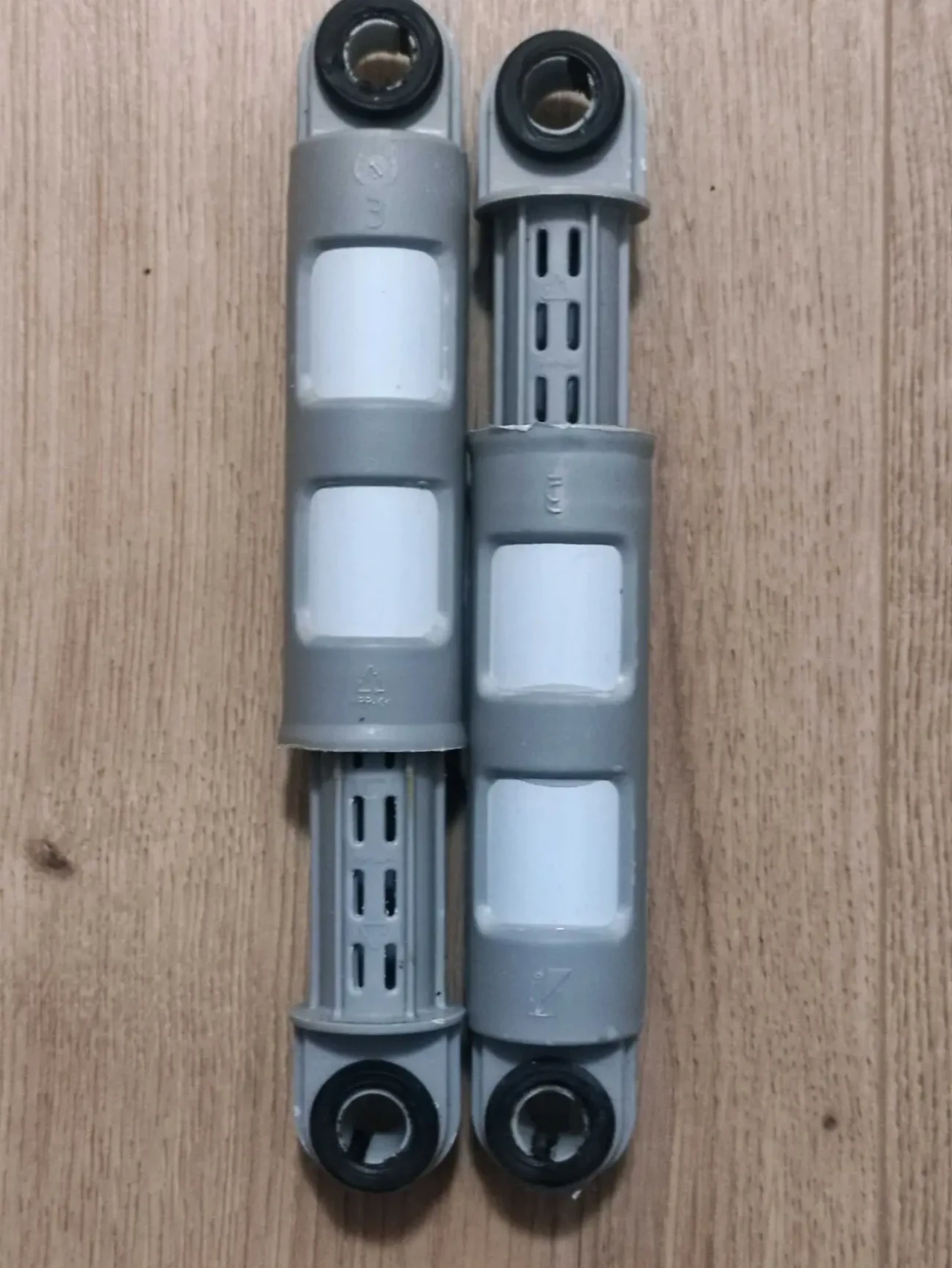 Амортизатор бака Electrolux 1322553601 4