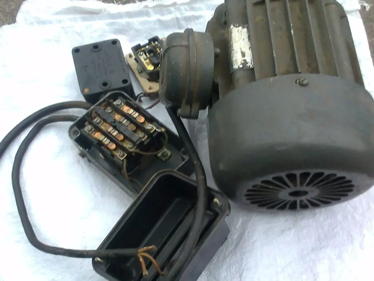 Продам електродвигун 220/380 V 3