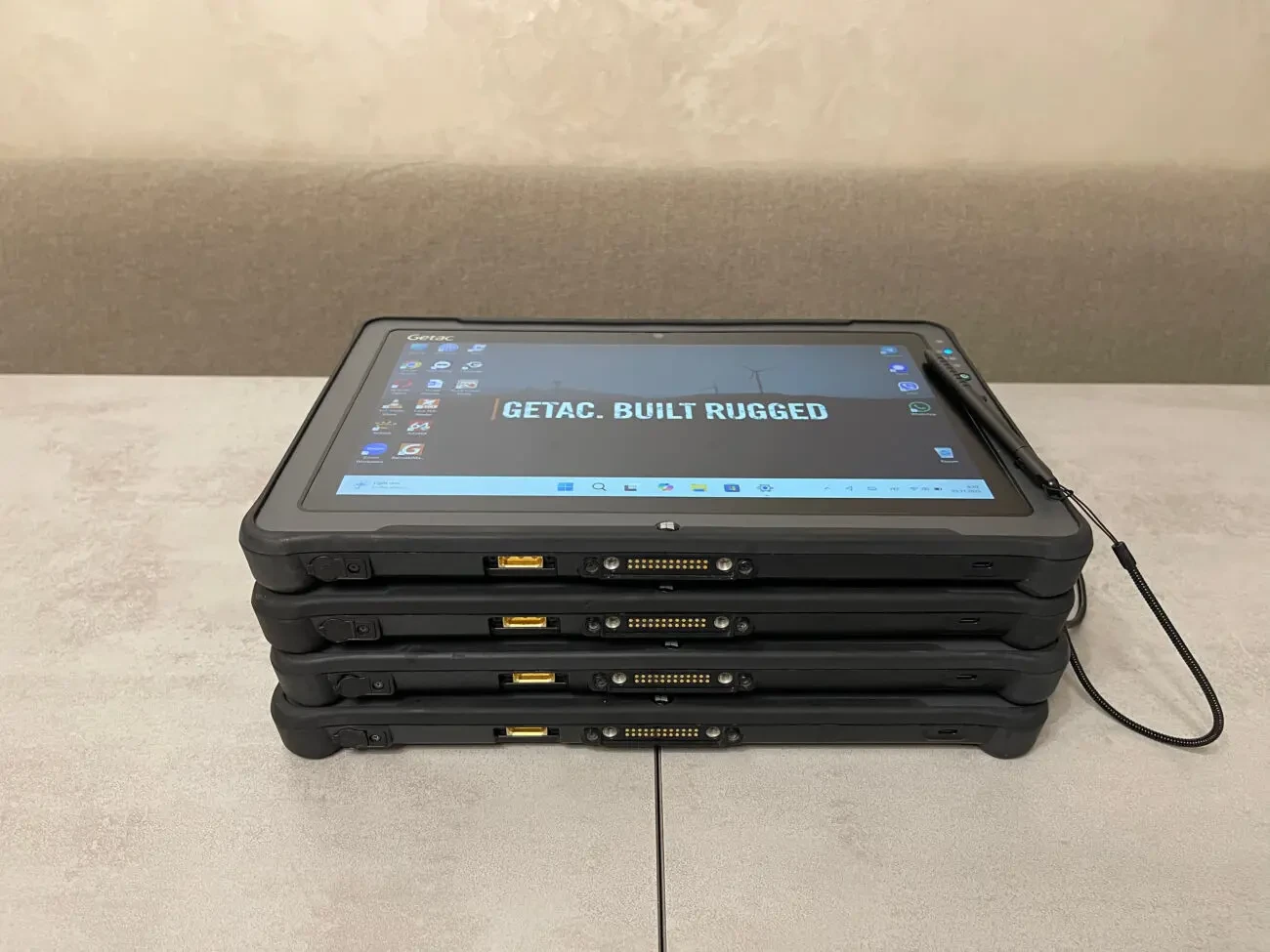 Захищений планшет Getac F110 G4, 11.6 FHD, i5-7200U, 16GB, новий 256GB 3