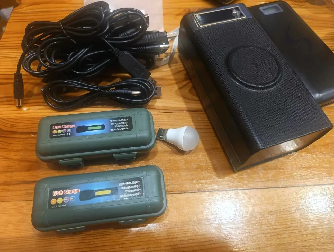 ФОНАРИК с встроенным аккумулятором + USB 5