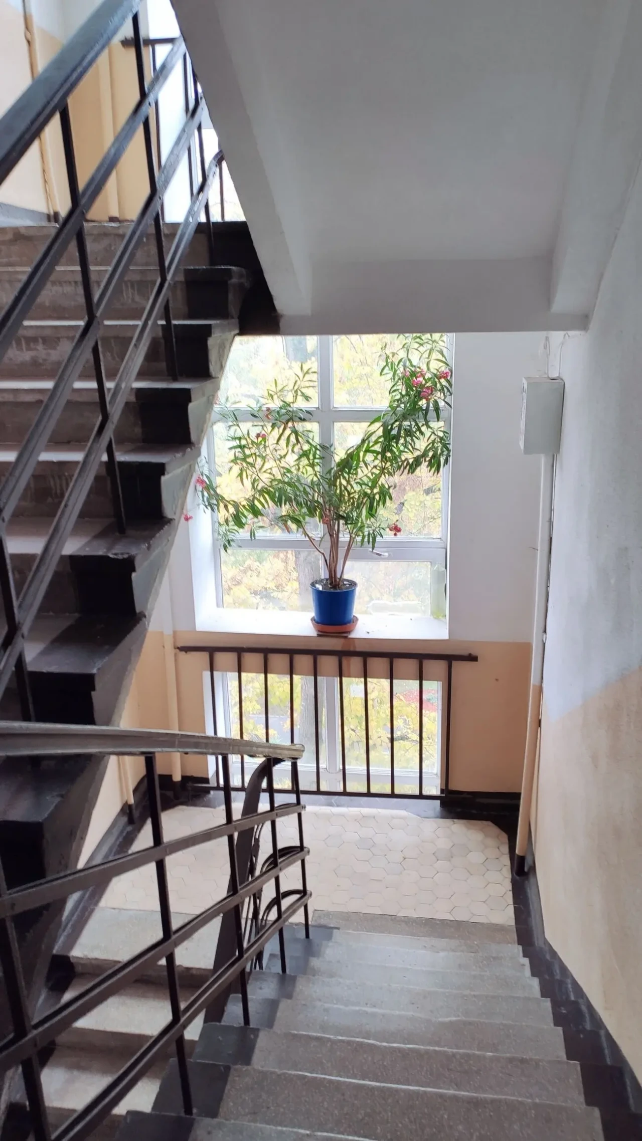 Продам 2-кімн. квартиру, Центр, Держпром, 4/5, жилий стан 10