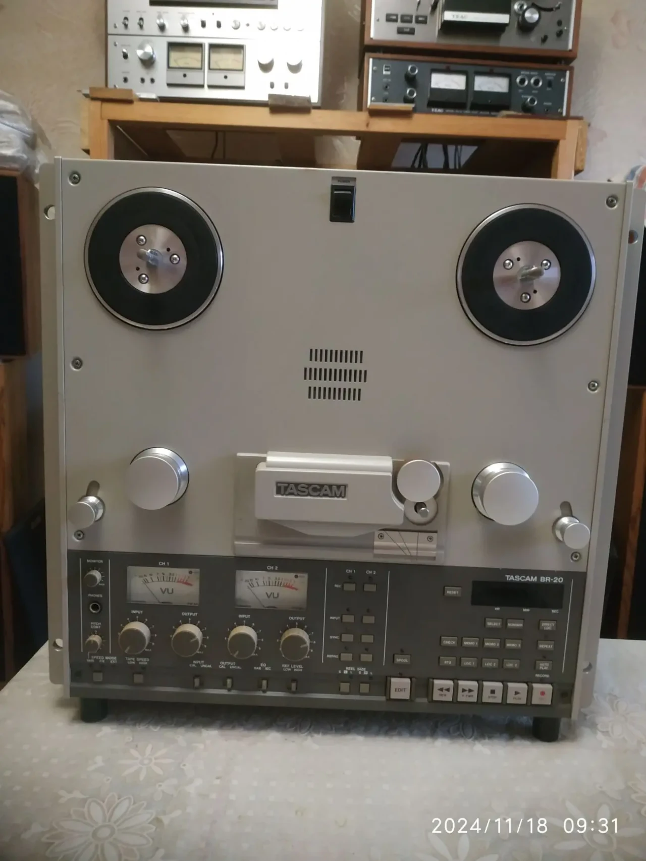 Катушечный магнитофон Tascam BR 20