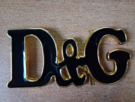 Пряжка - эмблема Dolce  Gabbana на одежду, сумку, пояс.