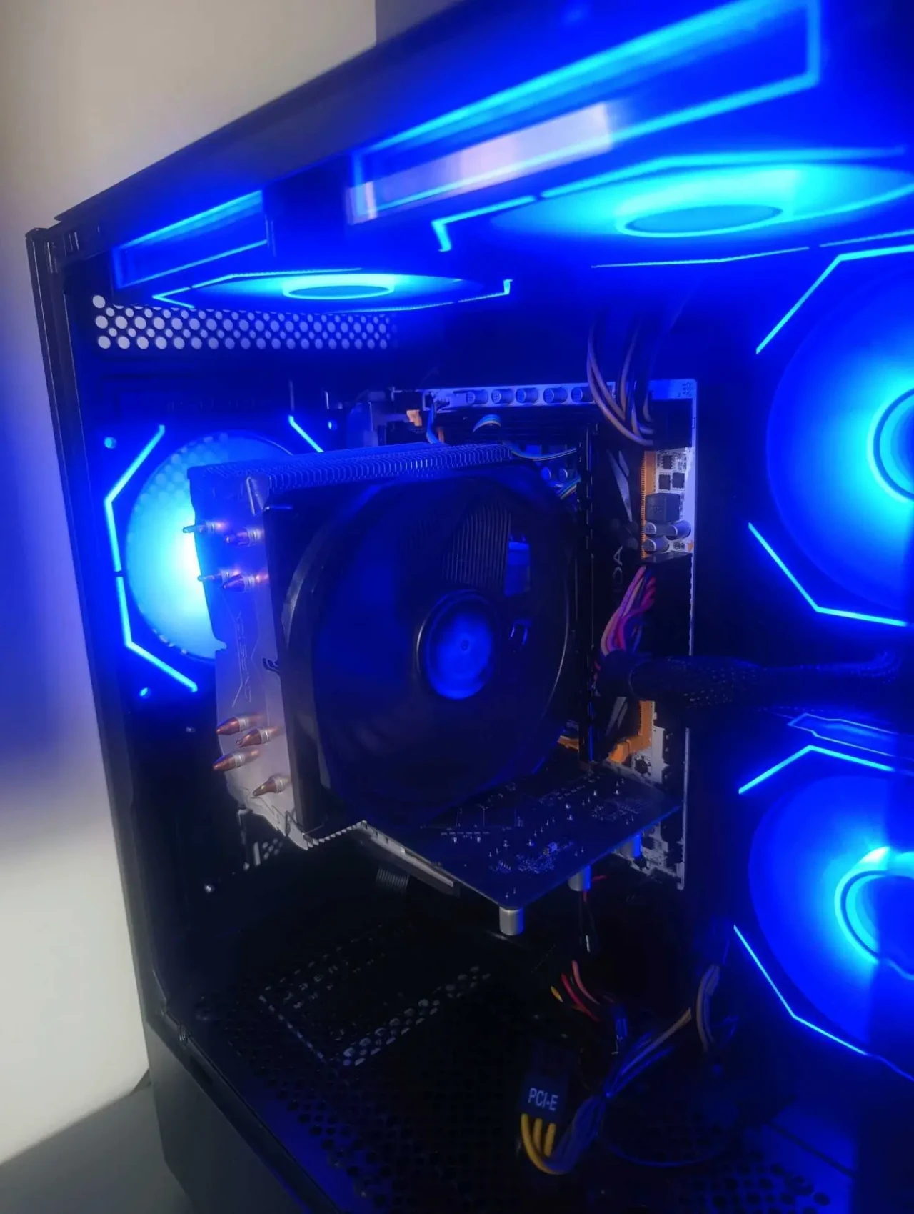 Потужний ПК 14 ядер 28 потоків 8