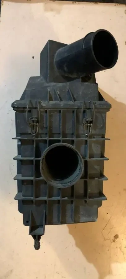 Корпус повітряного фільтра Форд Транзит 4