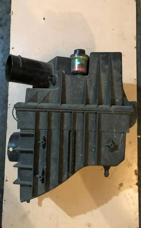 Корпус повітряного фільтра Форд Транзит