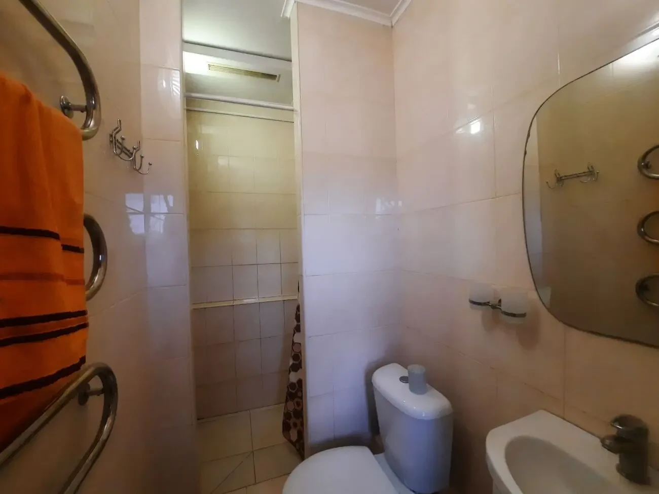 СДАМ пів будинку (повноцінну окрему двокімнатну квартиру) в с. Зазим'я 4