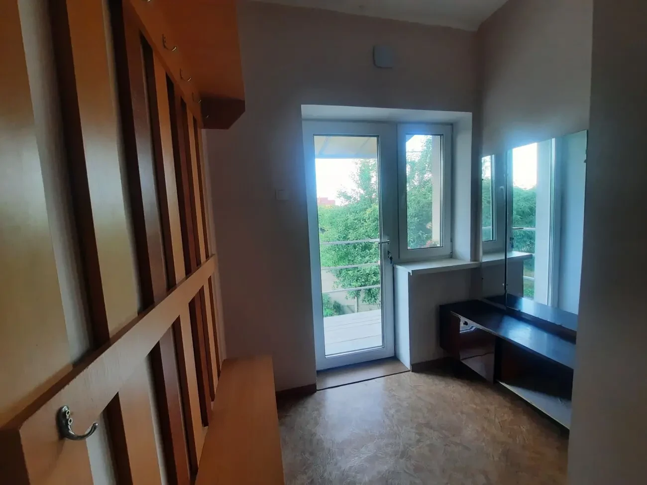 СДАМ пів будинку (повноцінну окрему двокімнатну квартиру) в с. Зазим'я 3