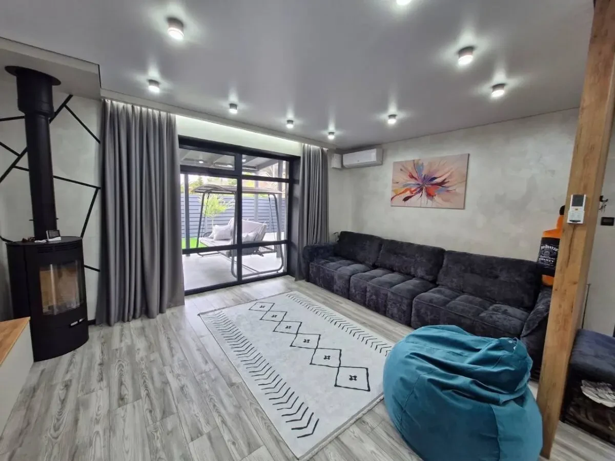 Продаж нового будинку. Ластівка. Вулиця Паровозна. 6