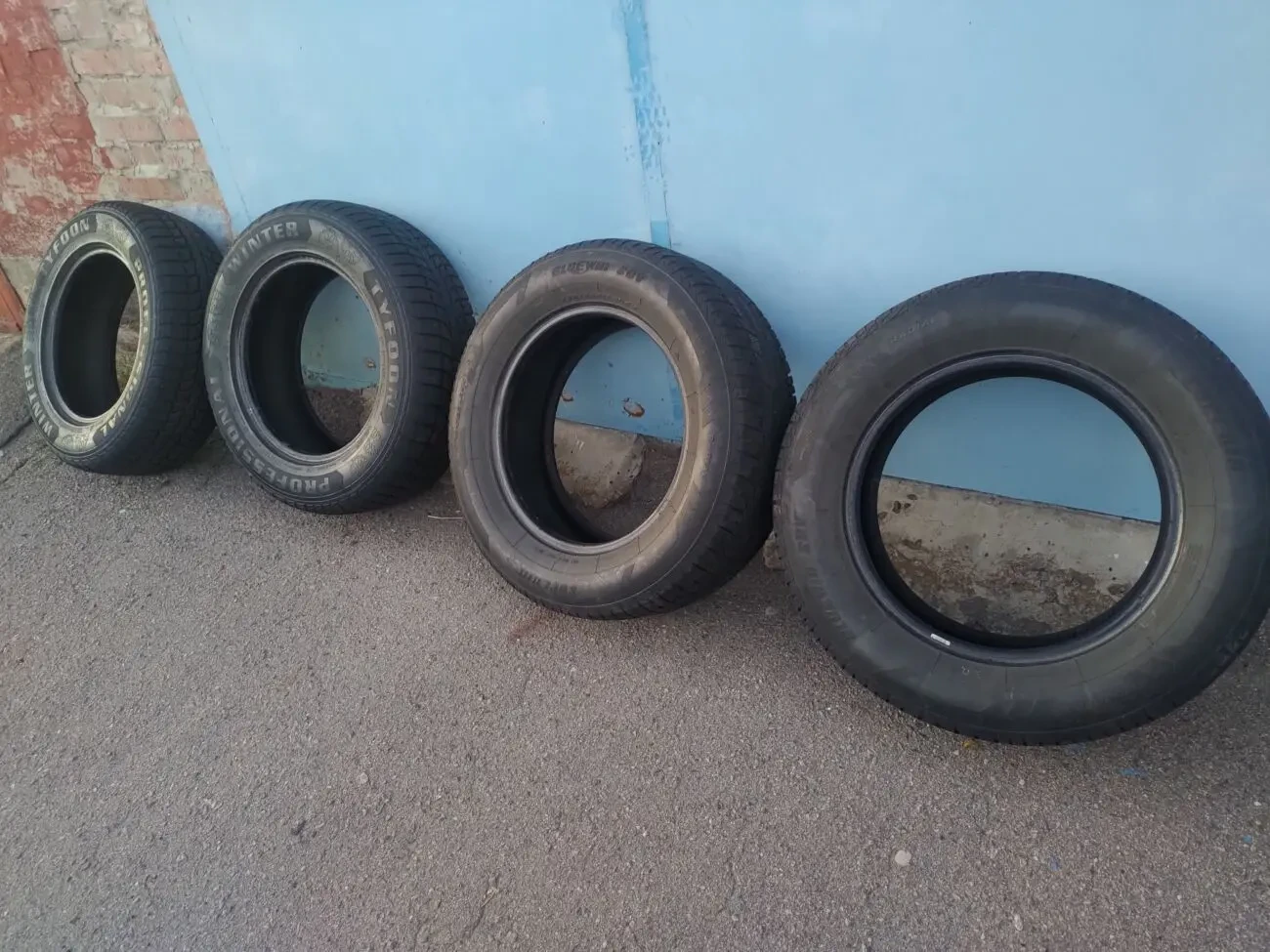 Комплект зимових автошин 8