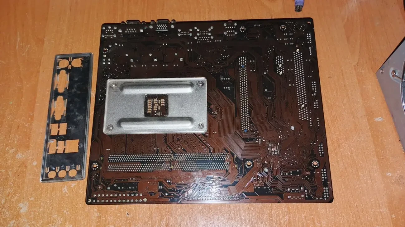 Материнська плата Asus M2N68-AM SE2 (AM2+, NVIDIA GeForce 7025) 2