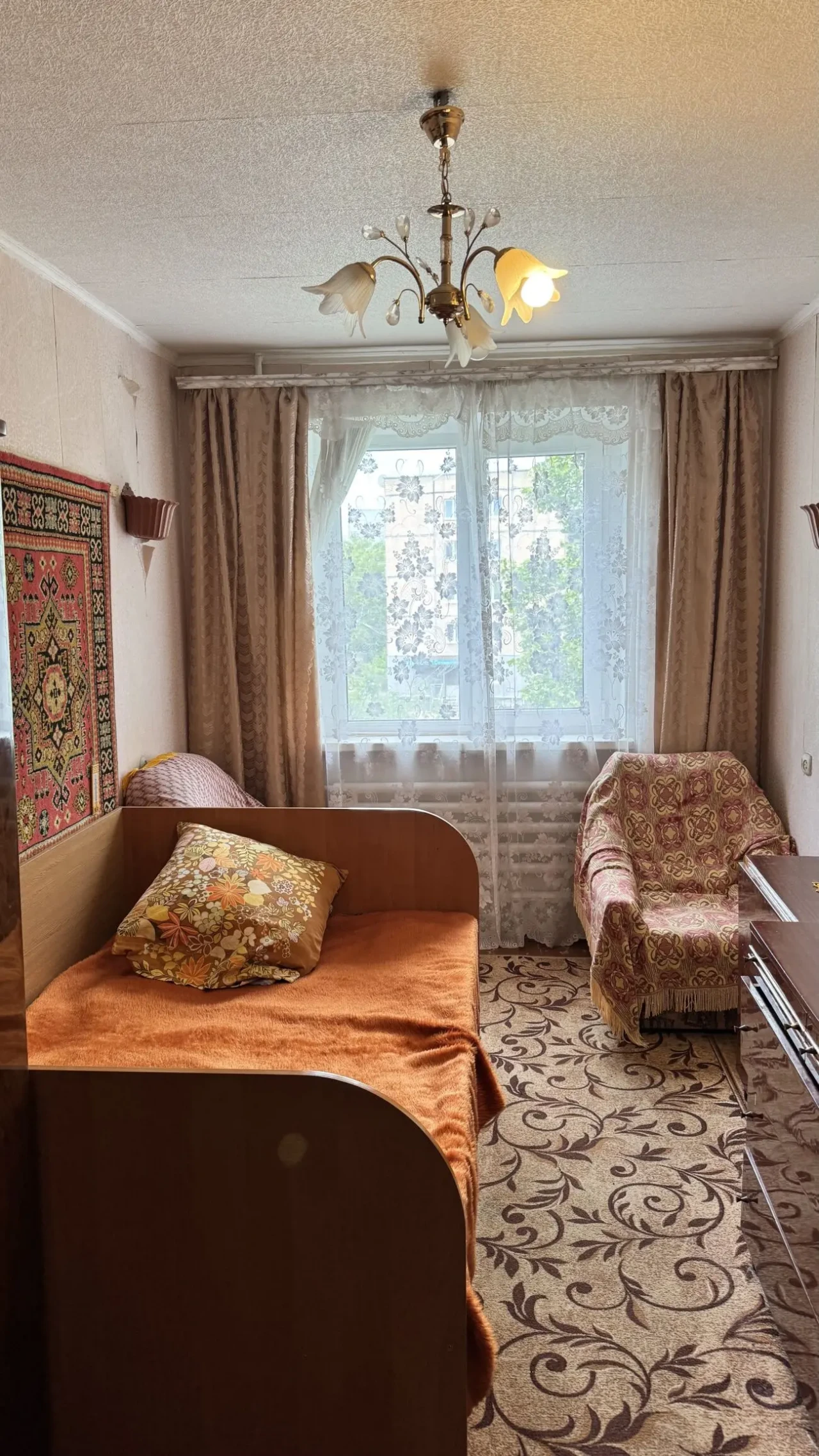 Продам 2 к.кв в Чугуеве , 3 этаж